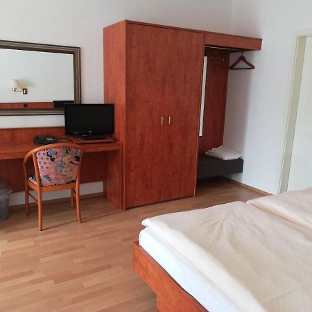 Hotel Dorfschaenke Büdelsdorf Exteriör bild