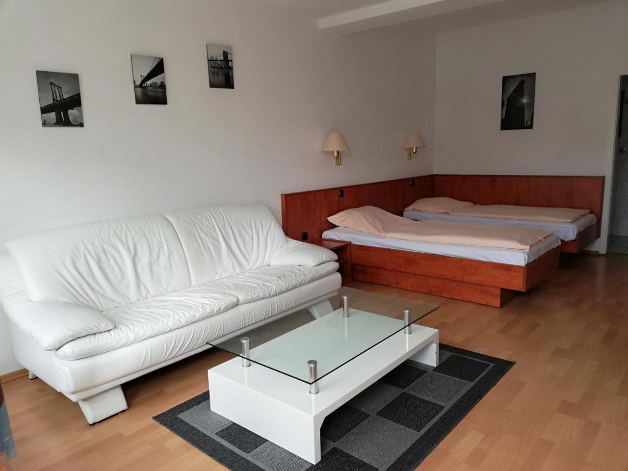 Hotel Dorfschaenke Büdelsdorf Exteriör bild
