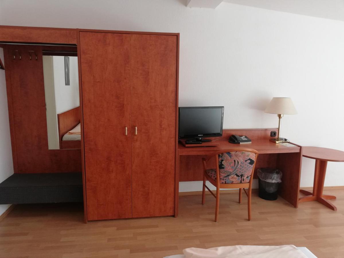 Hotel Dorfschaenke Büdelsdorf Exteriör bild